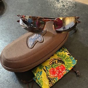 Unisex Maui Jim sunglasses.